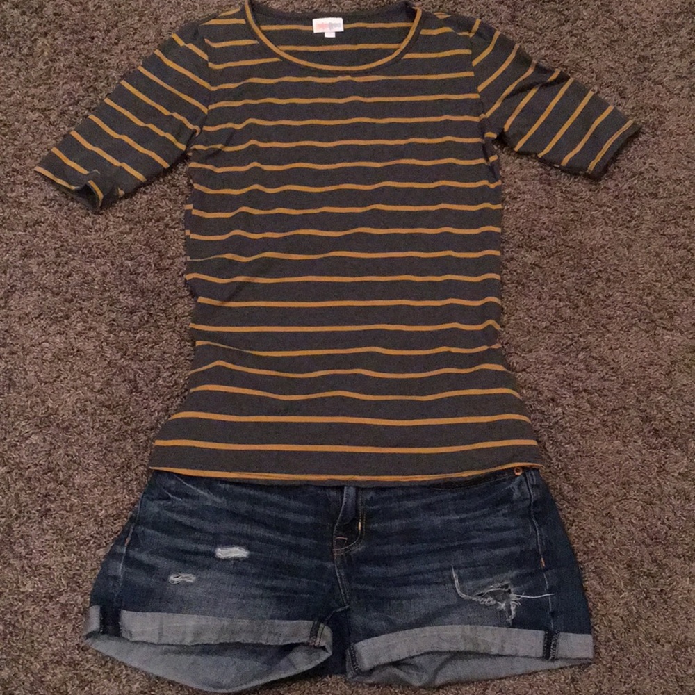 NWOT Lularoe Gigi Top